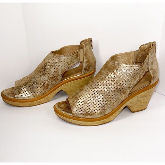 Naturalizer Gold Peep-Toe Sandals - Picture 2 of 14